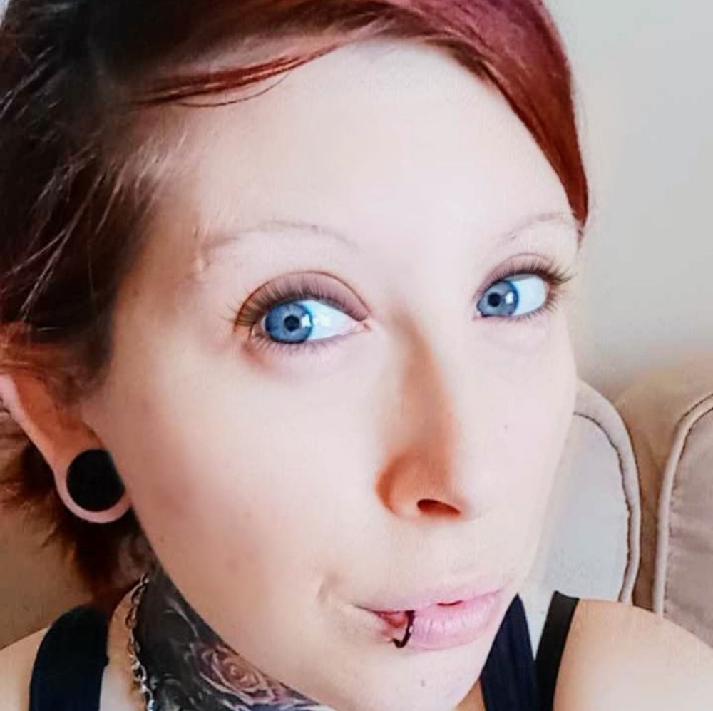 Meet your Posher, Courtney